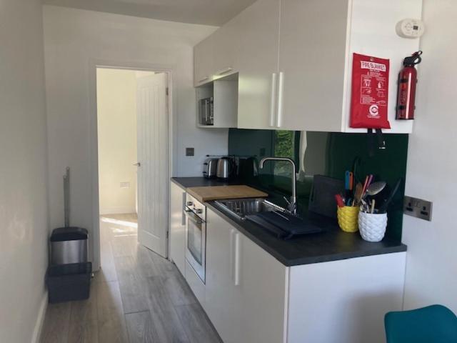 The Salt Box- Lovely Refurbished Annexe, Free Parking, Walk To Porth Beach. Saint Columb Minor Exterior photo